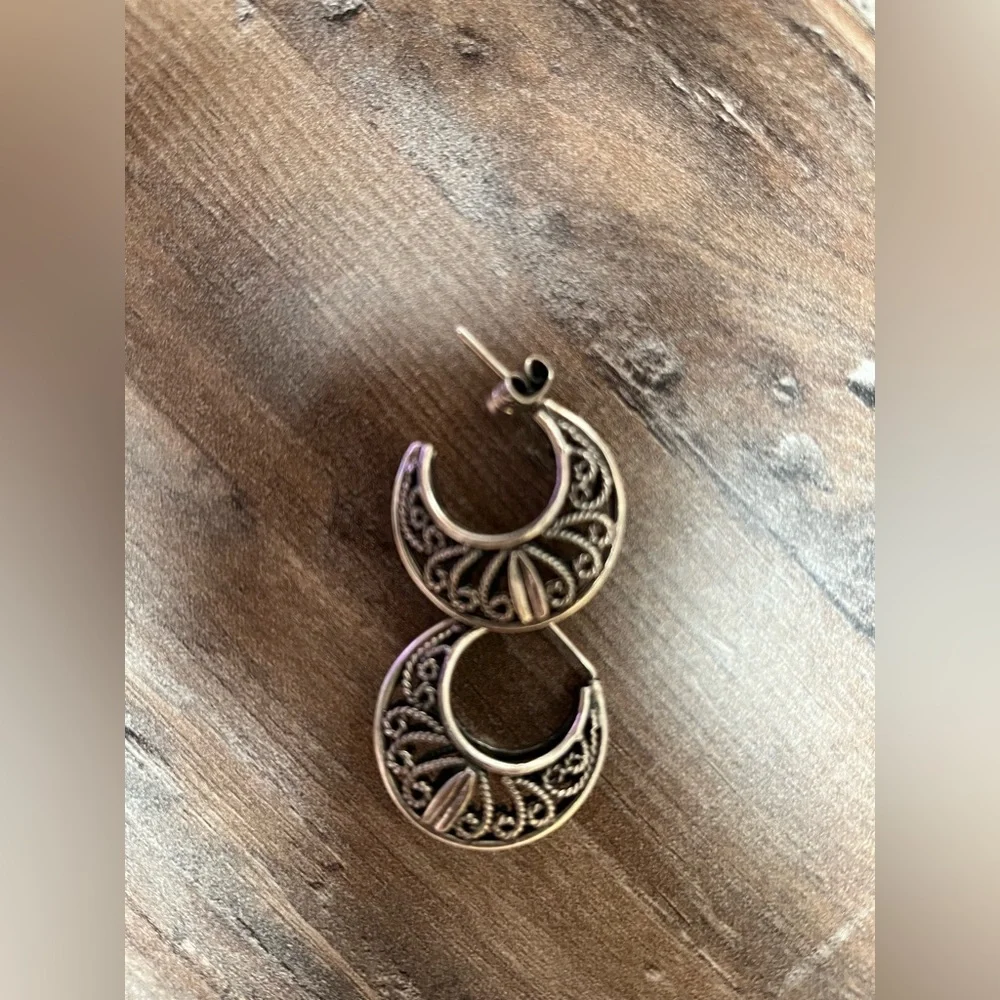 Peruvian Earring. - Picture 3 of 3